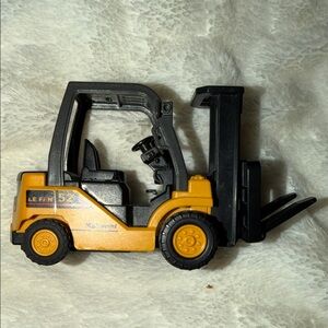 Le Fan 52 yellow toy forklift high-point